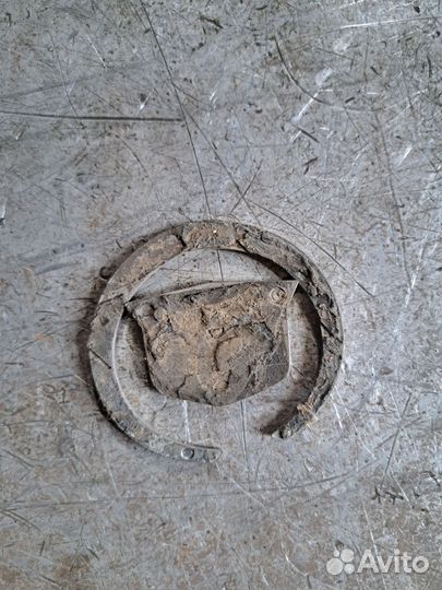 Эмблема Cadillac SRX