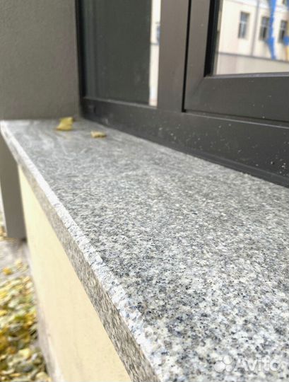 Гранитный подоконник