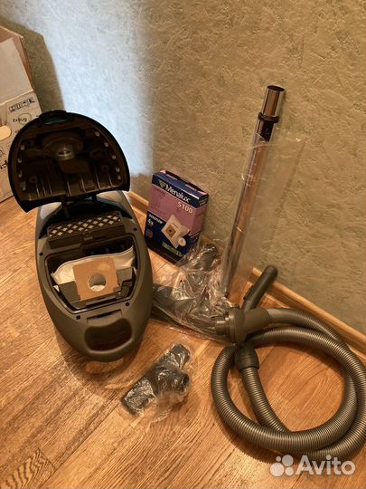 Пылесос Samsung VC-7716V