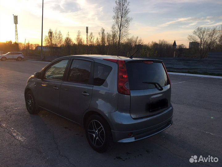 Комплект бамперов rider на Nissan Note E 11