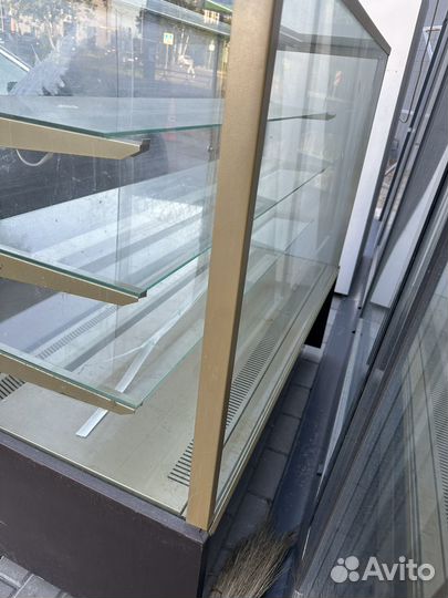 Витринный холодильник