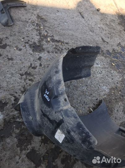 Volkswagen polo sedan подкрылок передний