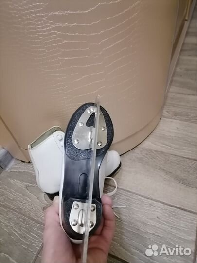 Коньки фигурные Атеmi, р-р 30