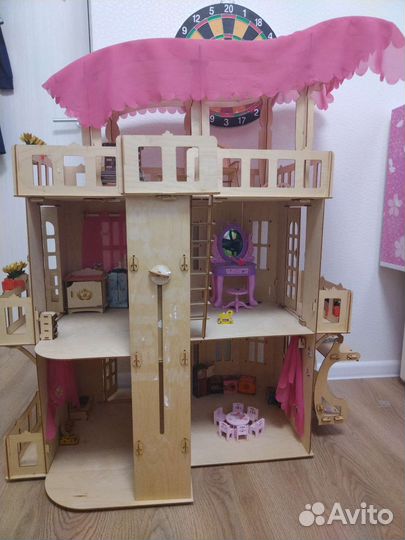 Домик кукольный с мебелью, 3 этажа