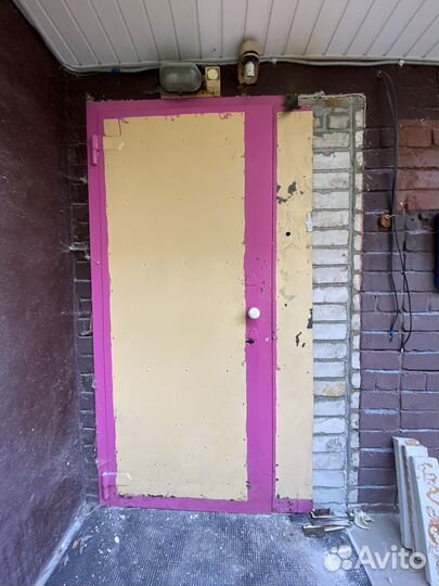 Дверь металлическая входная б/у