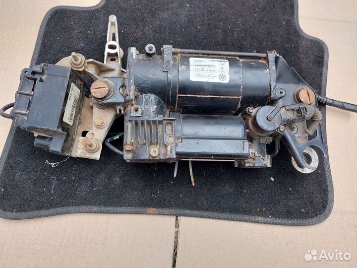 Компрессор подвески VW Touareg 2002-2010