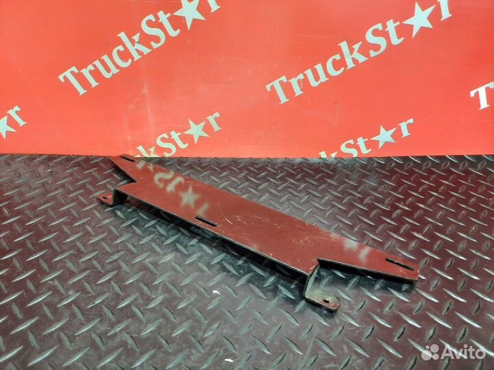 Кронштейн обшивки салона Renault T