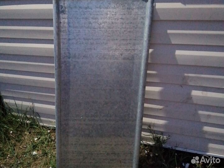 1250мм х 480мм, рабочая ширина 450мм. Около 2000