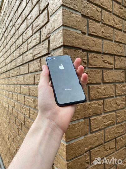 iPhone 8, 64 ГБ