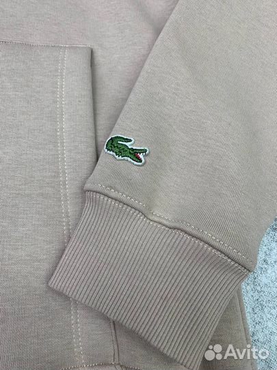 Теплота и стиль: худи Lacoste