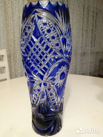 Большая хрустальная ваза для цветов