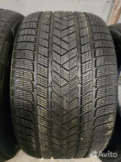 Pirelli Scorpion Winter 295/35 R21 и 315/30 R22 107V