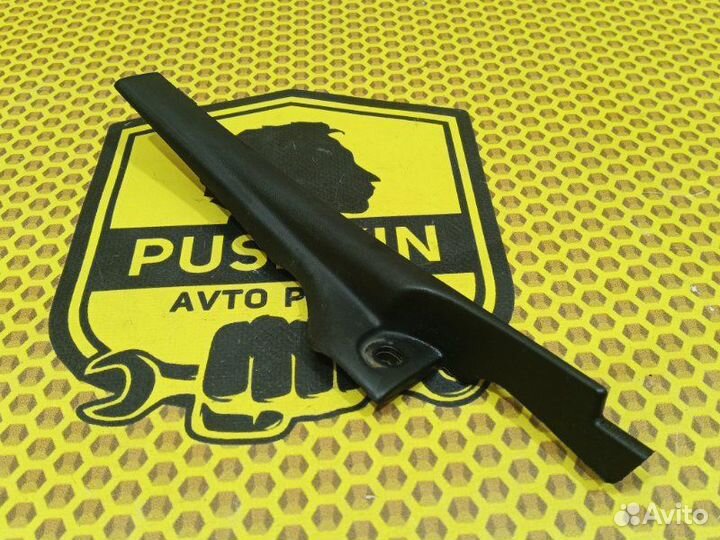 Накладка жабо уголок левая Renault Logan L8 K7M