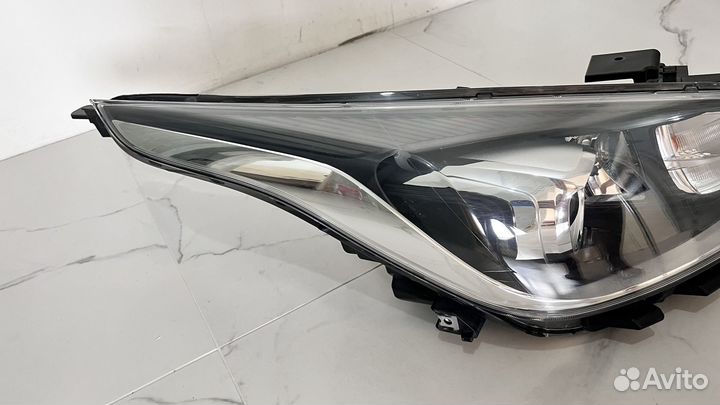 Фара Kia Rio 4 Дорестайлинг 2017-2020 правая