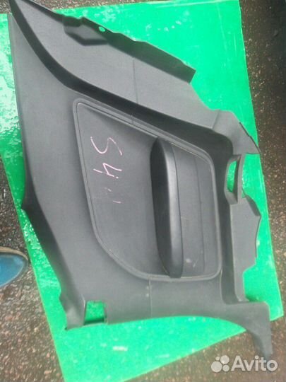 Обшивка правая салон dodge challenger