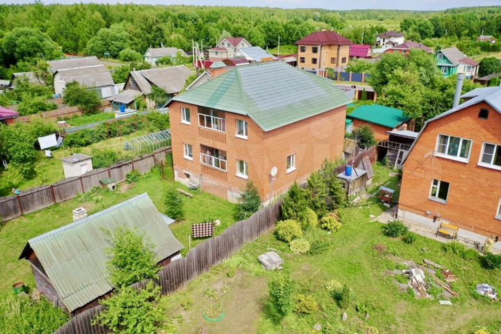 Дом 281 м² на участке 17 сот.