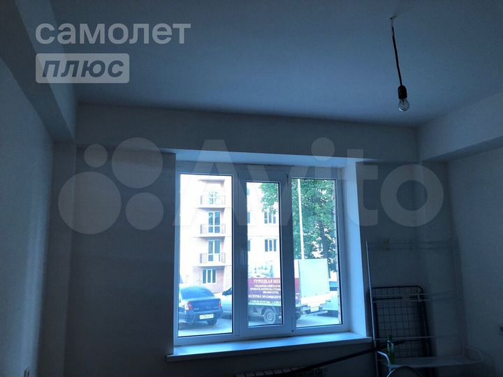 2-к. квартира, 48 м², 1/10 эт.