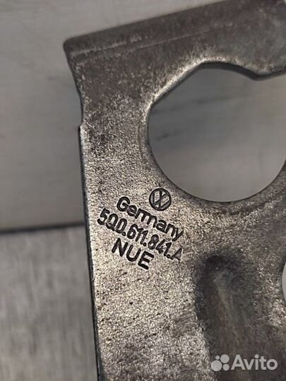 Крепление тормозного шланга переднее левое