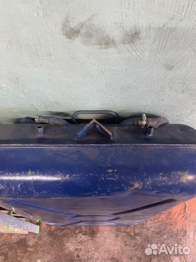 Толстостенный бак под топливо