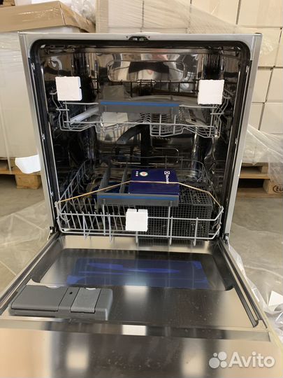 Встраиваемая посудомоечная машина Electrolux EMS47