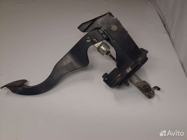 Педаль сцепления Шевроле Лачетти j200