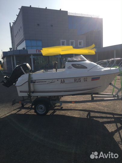 Каютный катер Quicksilver flamingo 420+Mercury 60