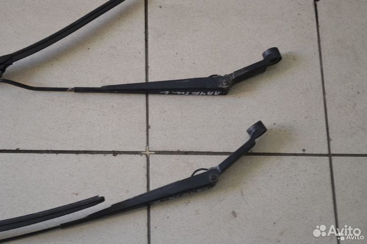 Поводок дворника левый Chevrolet Лачетти