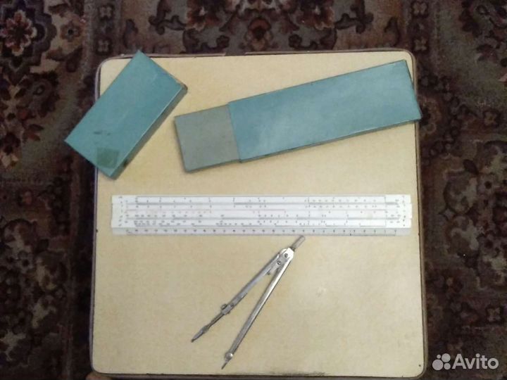 Линейка логарифмическая и циркуль СССР