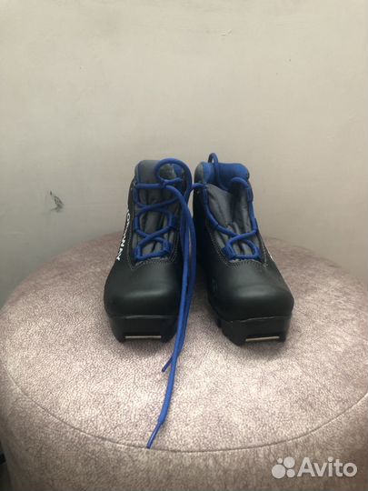 Лыжные ботинки в комплекте с лыжами