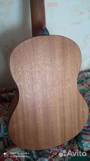Акустическая гитара