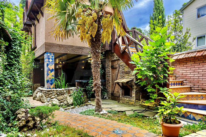 Дом 212 м² на участке 3 сот.