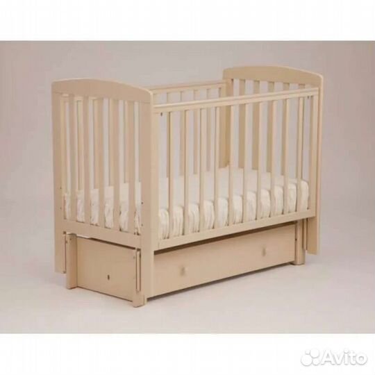 Детская кроватка с маятником+матрас