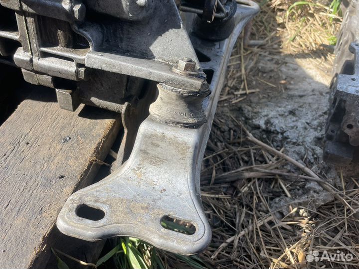 Траверса МКПП bmw e34