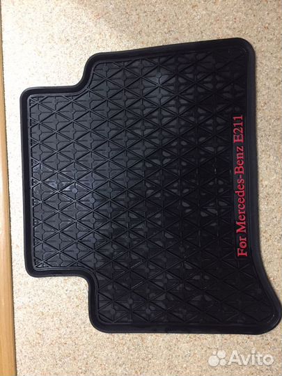 Оригинальные резиновые коврики на mercedes