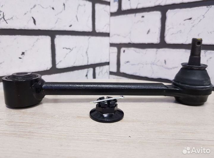 Рычаг подвески левый зад. нижний