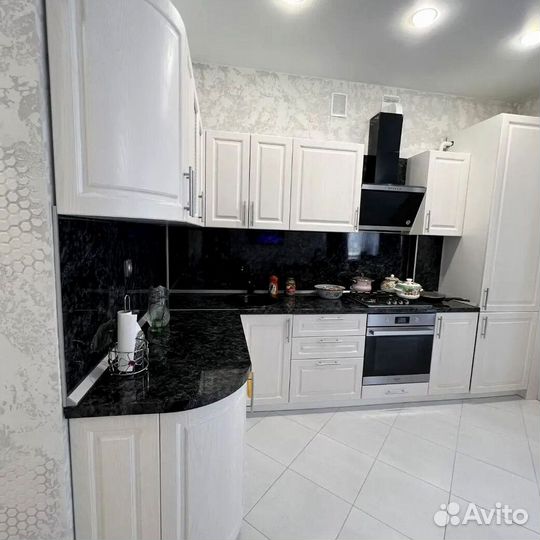 Прямые кухни на заказ в загородный дом