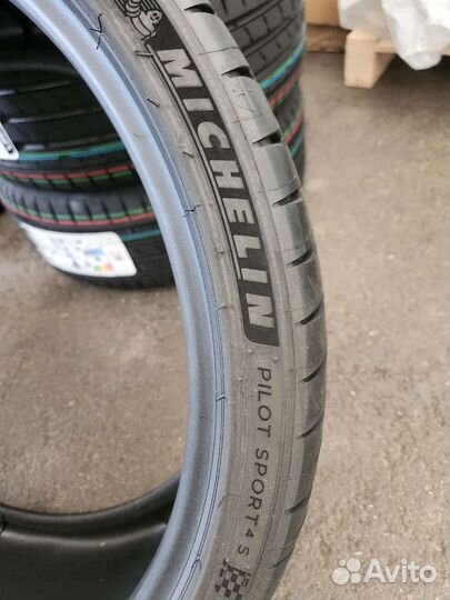 Michelin Pilot Sport 4 S 255/30 R20 92Y