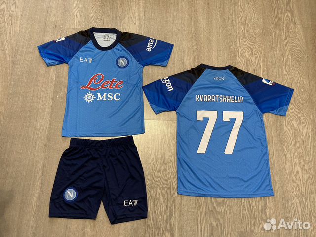 Футбольная форма Хвича Кварацхелия