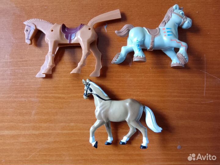 Кони лошади пластик, солдатики,рыцари,индейцы