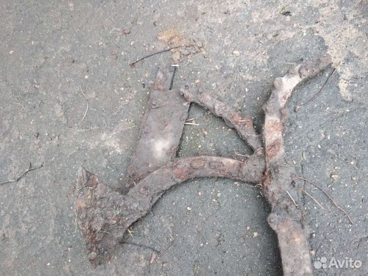 Конный антуражный плуг