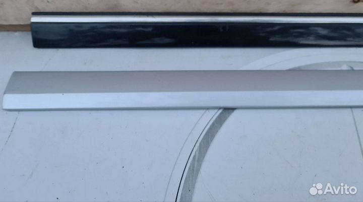 Накладка передней правой двери Mercedes W211