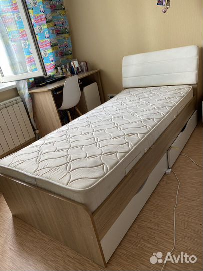 Кровать подростковая с матрасом(2 штуки)