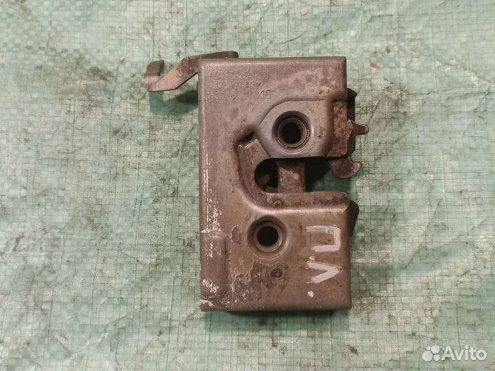 Замок двери передний левый Volkswagen Passat B3