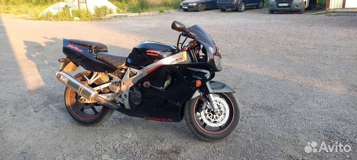 Honda CBR919RR Fireblade