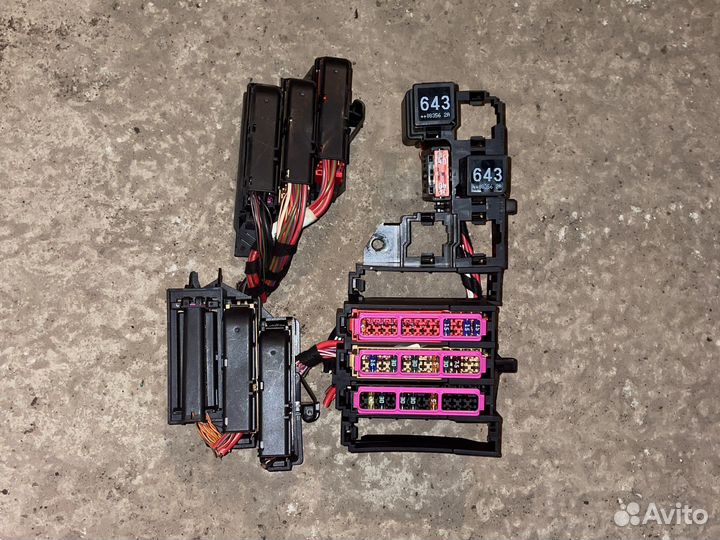 Блок предохранителей Audi a4 b8 2007-2012