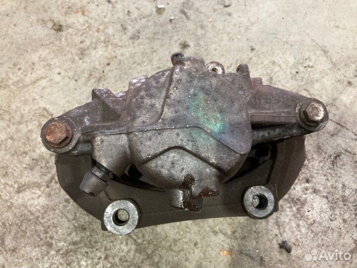 Суппорт передний правый Mercedes-Benz E-Class W211