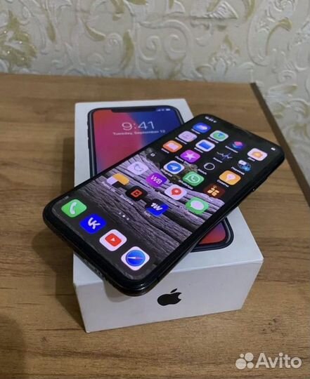 iPhone X, 64 ГБ