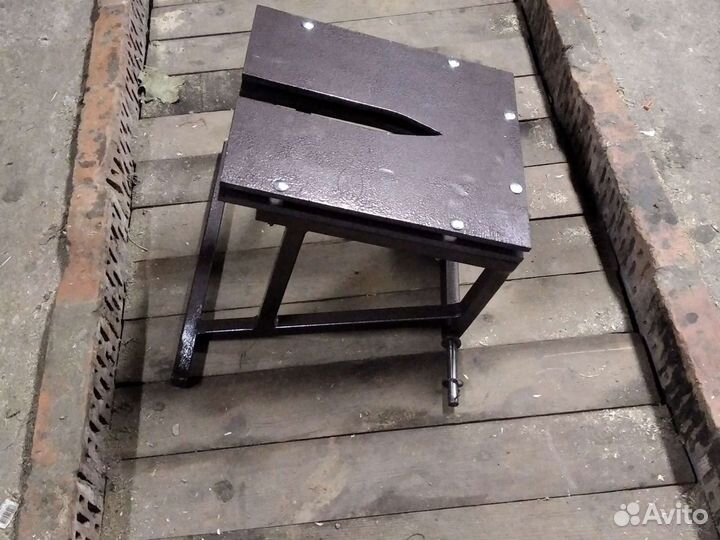 Подставка для подвесного мотора