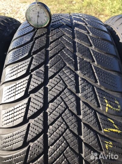 Bridgestone Blizzak LM-001 225/55 R18 102V