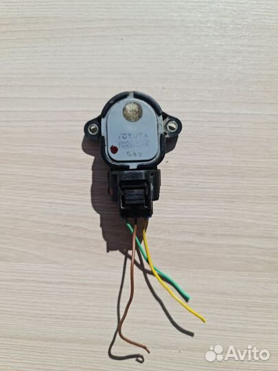 Датчик положения дроссельной заслонки Toyota